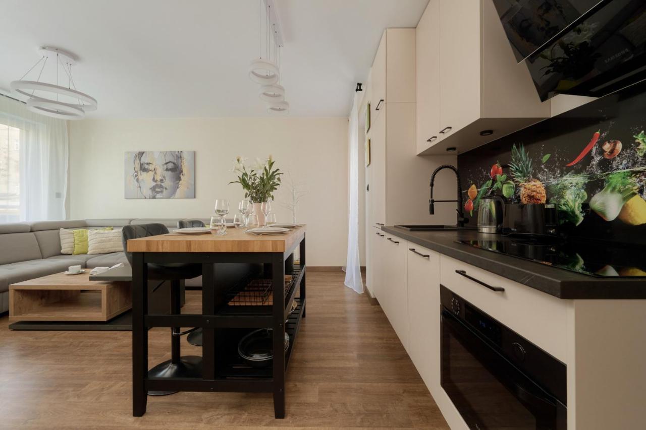 Lokum Vena With Terrace & Parking By Renters Apartament